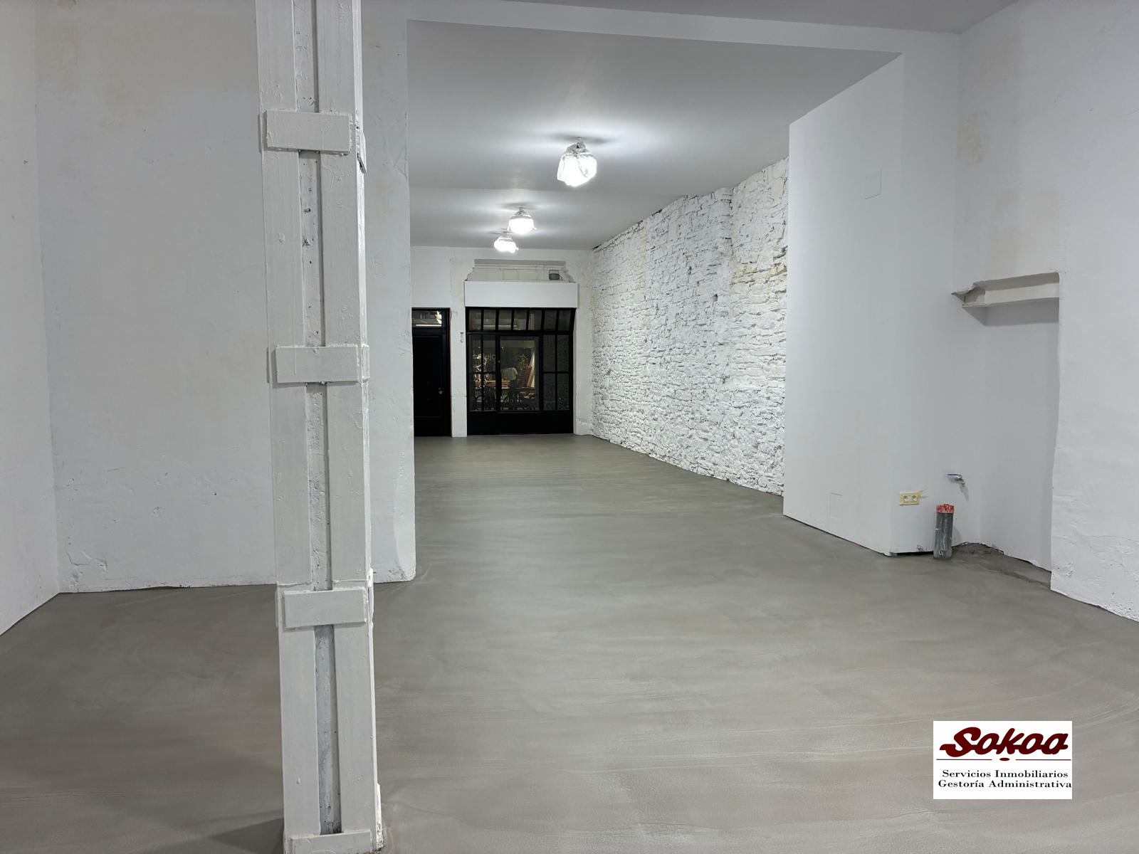 LOCAL COMERCIAL, REYES CATOLICOS, CENTRO
