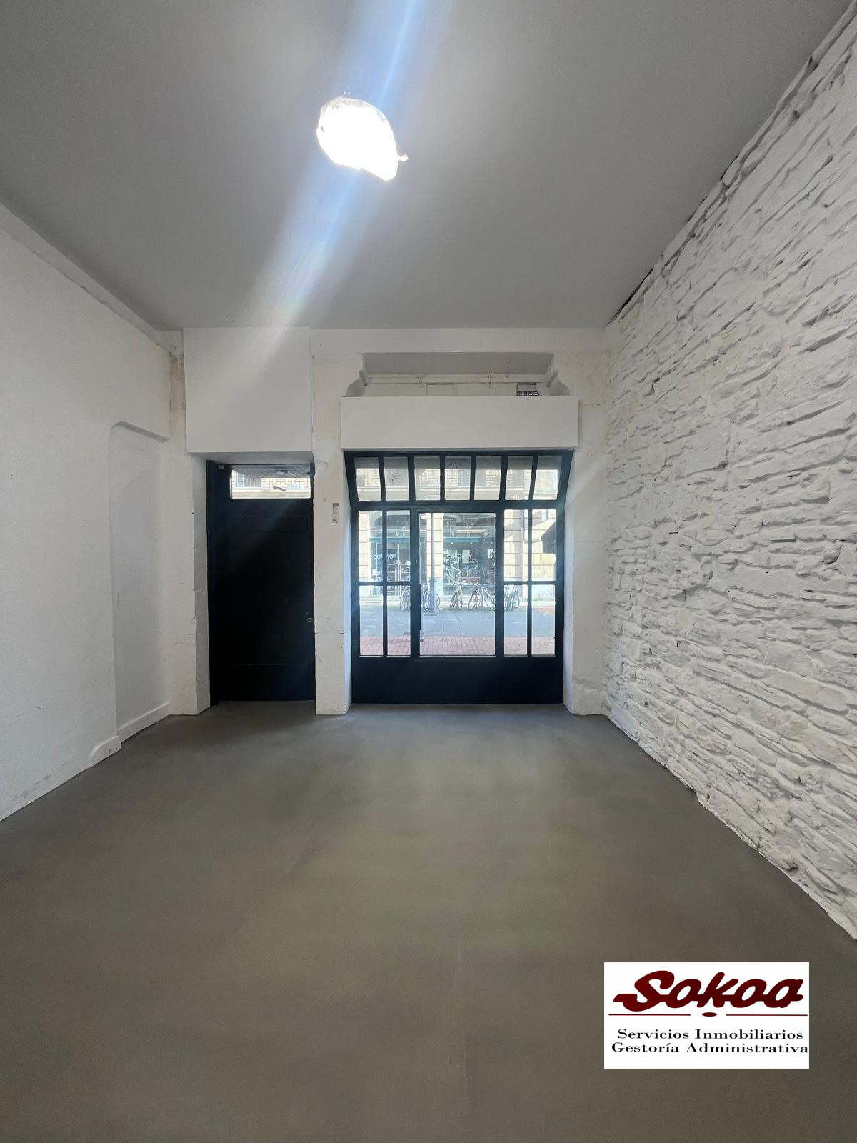 LOCAL COMERCIAL, REYES CATOLICOS, CENTRO