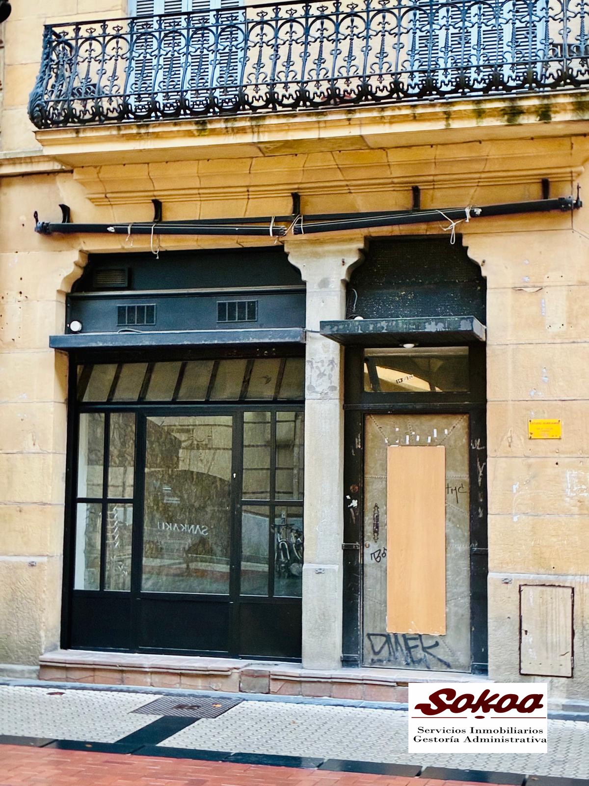 LOCAL COMERCIAL, REYES CATOLICOS, CENTRO
