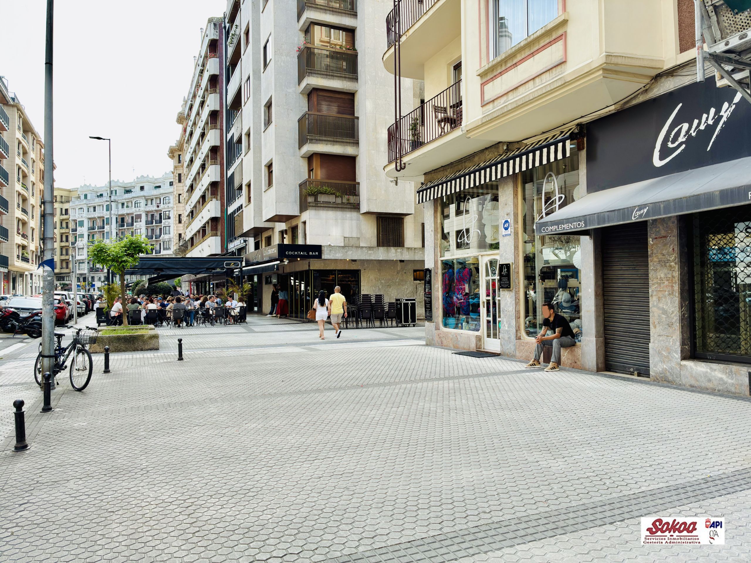 LOCAL COMERCIAL EN PRIMERA ZONA DE GROS. IDEAL AUTONOMOS E INVERSORES.