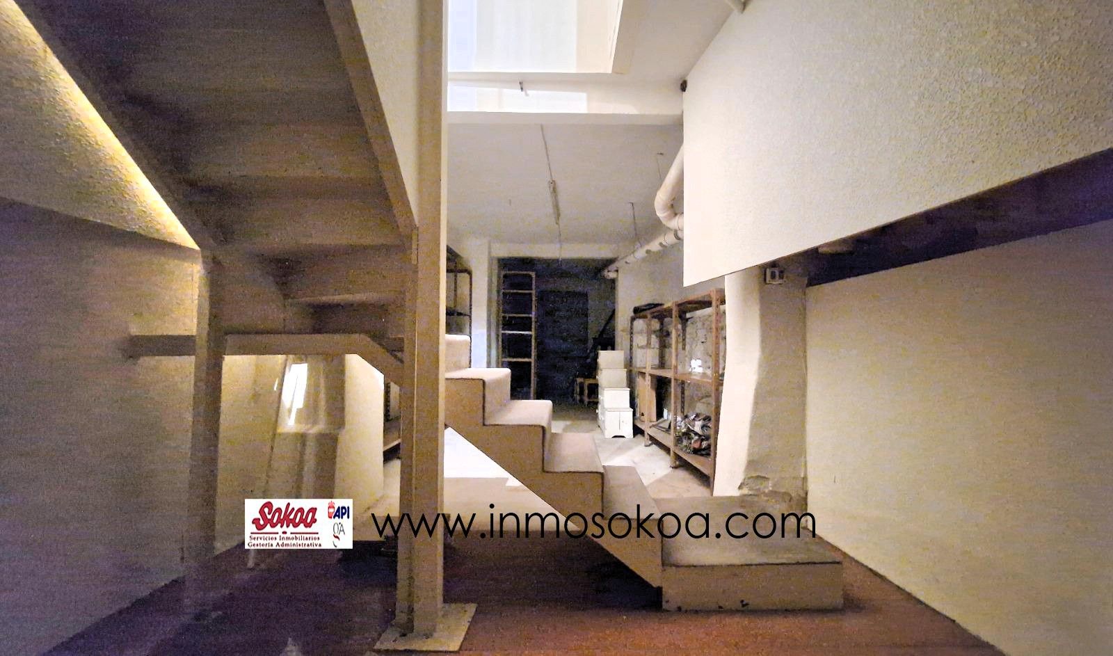 LOCAL COMERCIAL EN PRIMERA ZONA DE GROS. IDEAL AUTONOMOS E INVERSORES.
