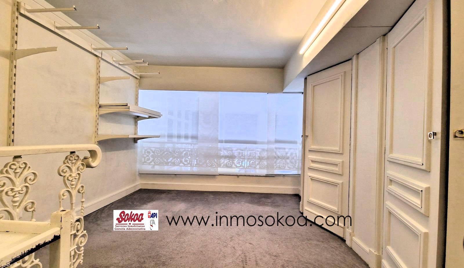 LOCAL COMERCIAL EN PRIMERA ZONA DE GROS. IDEAL AUTONOMOS E INVERSORES.
