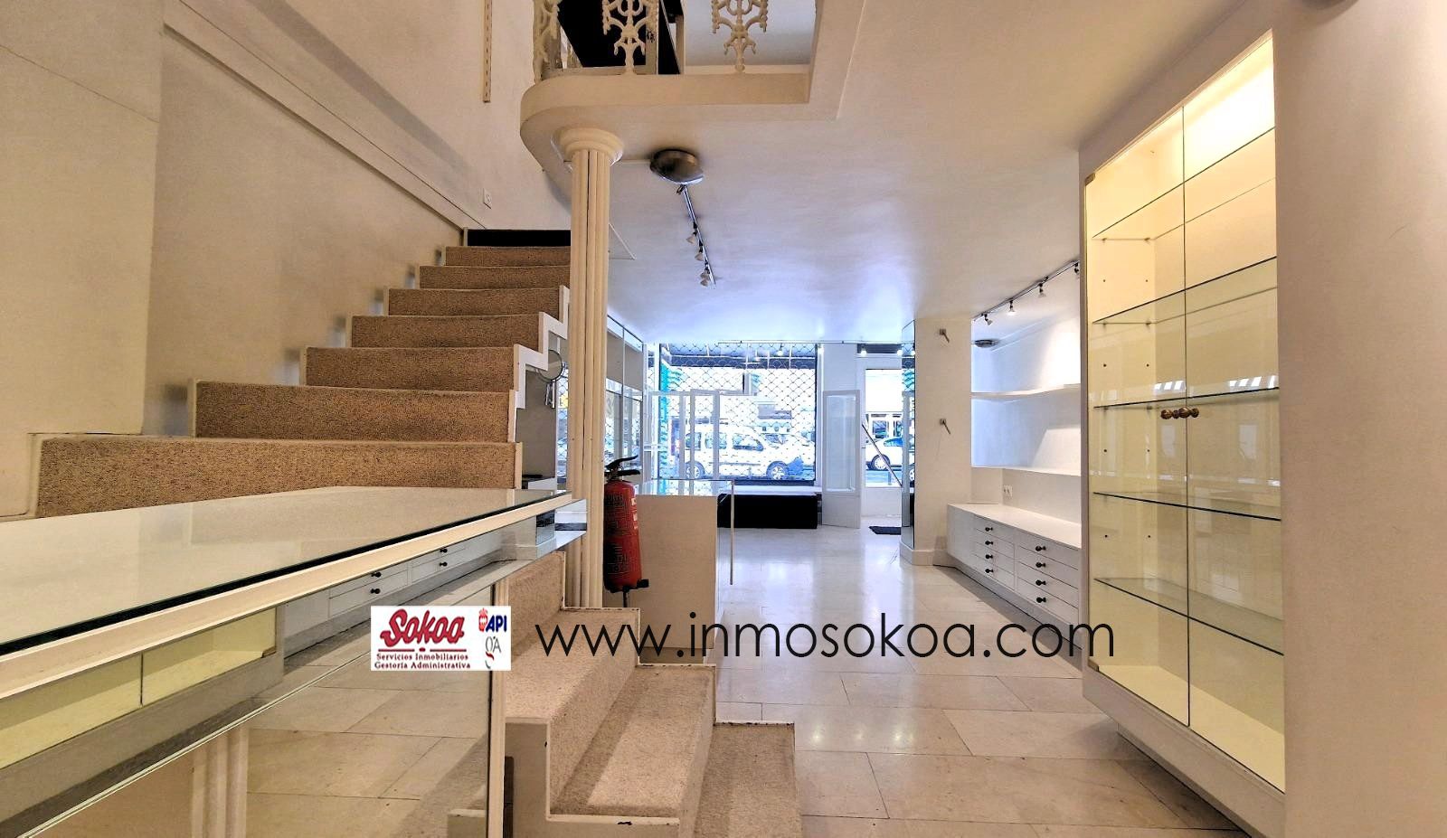 LOCAL COMERCIAL EN PRIMERA ZONA DE GROS. IDEAL AUTONOMOS E INVERSORES.