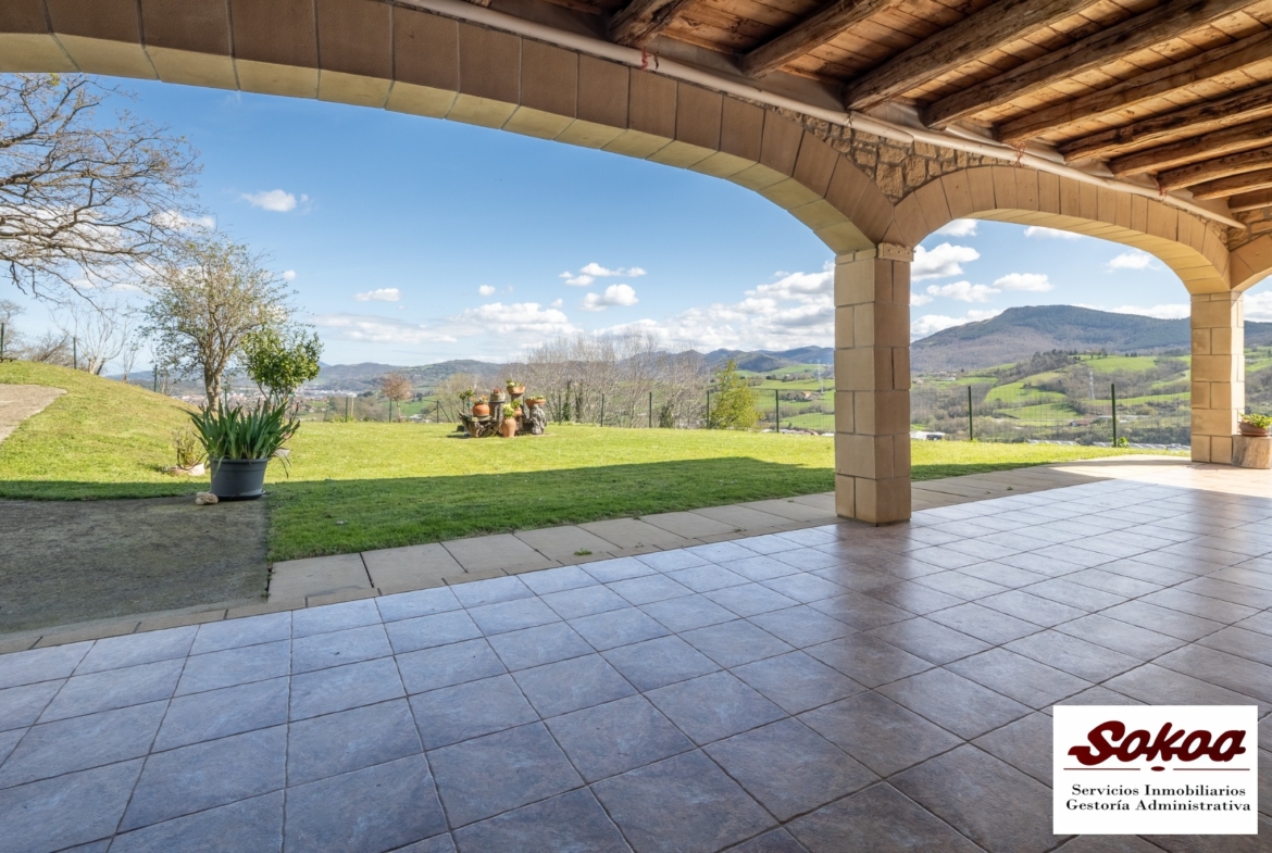 VILLA EN URNIETA CON DOS VIVIENDAS INDEPENDIENTES.