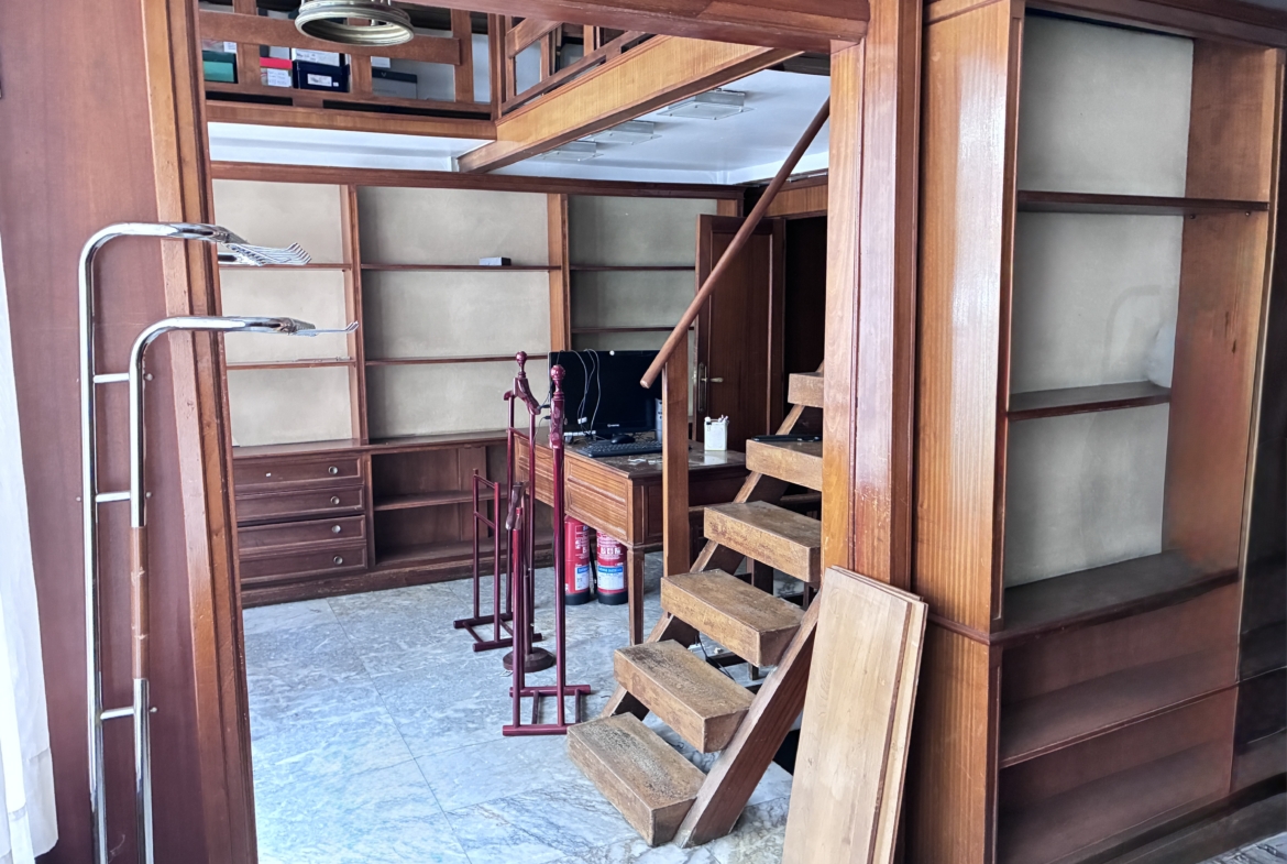 SE ALQUILA LOCAL COMERCIAL EN GROS