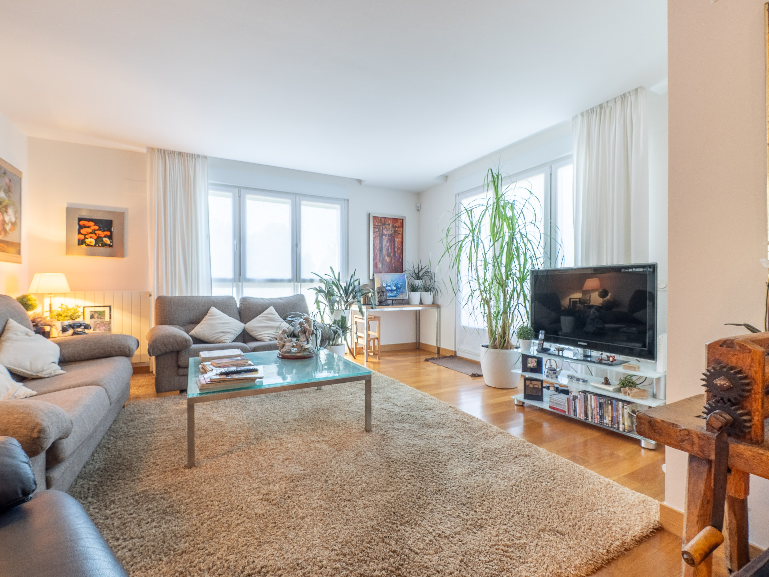 DUPLEX EN MANUEL VAZQUEZ MONTALBAN – AIETE