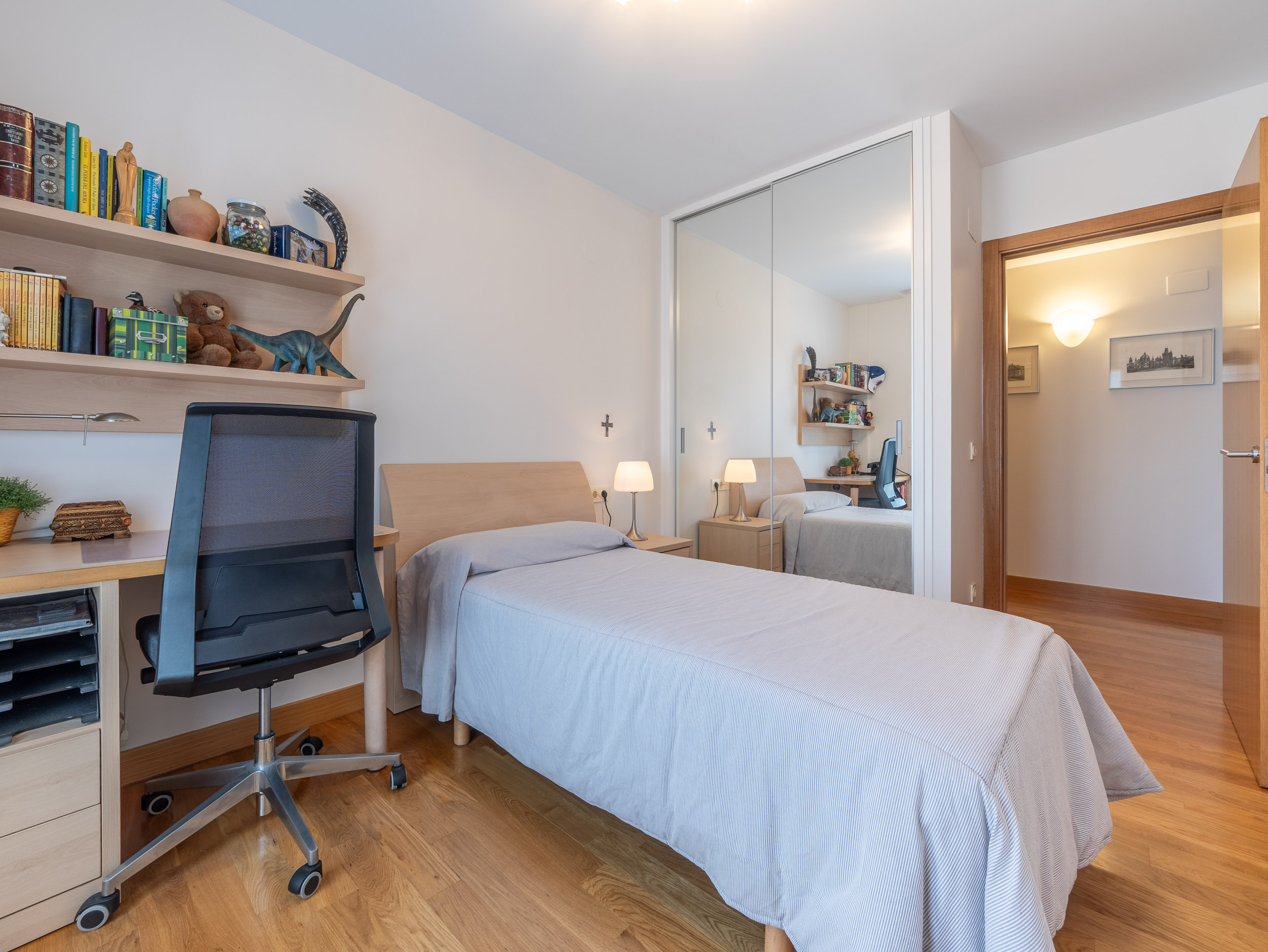 DUPLEX EN MANUEL VAZQUEZ MONTALBAN – AIETE
