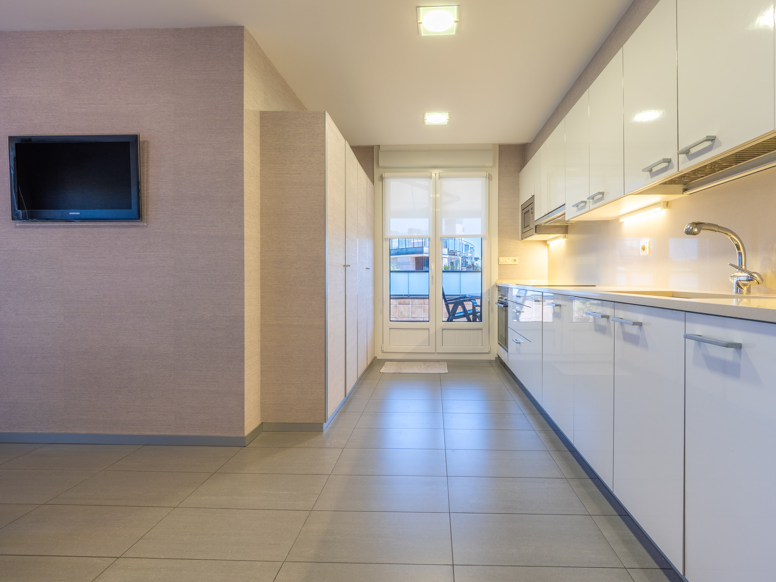 DUPLEX EN MANUEL VAZQUEZ MONTALBAN – AIETE