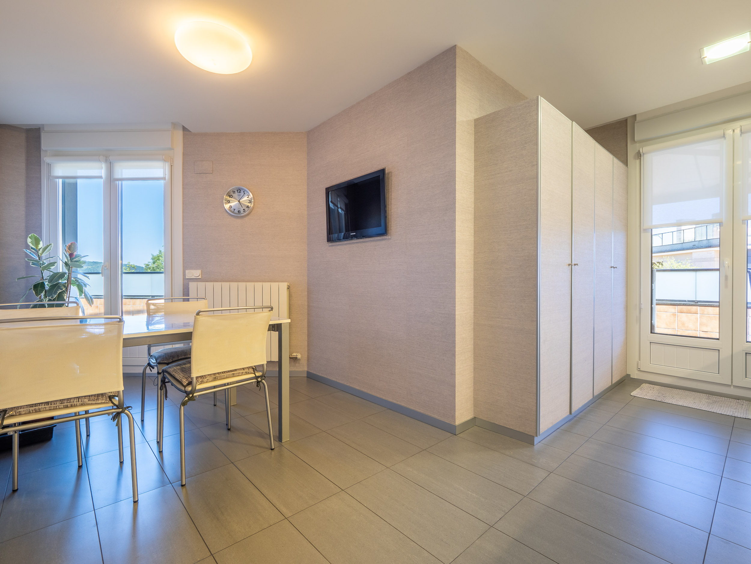 DUPLEX EN MANUEL VAZQUEZ MONTALBAN – AIETE
