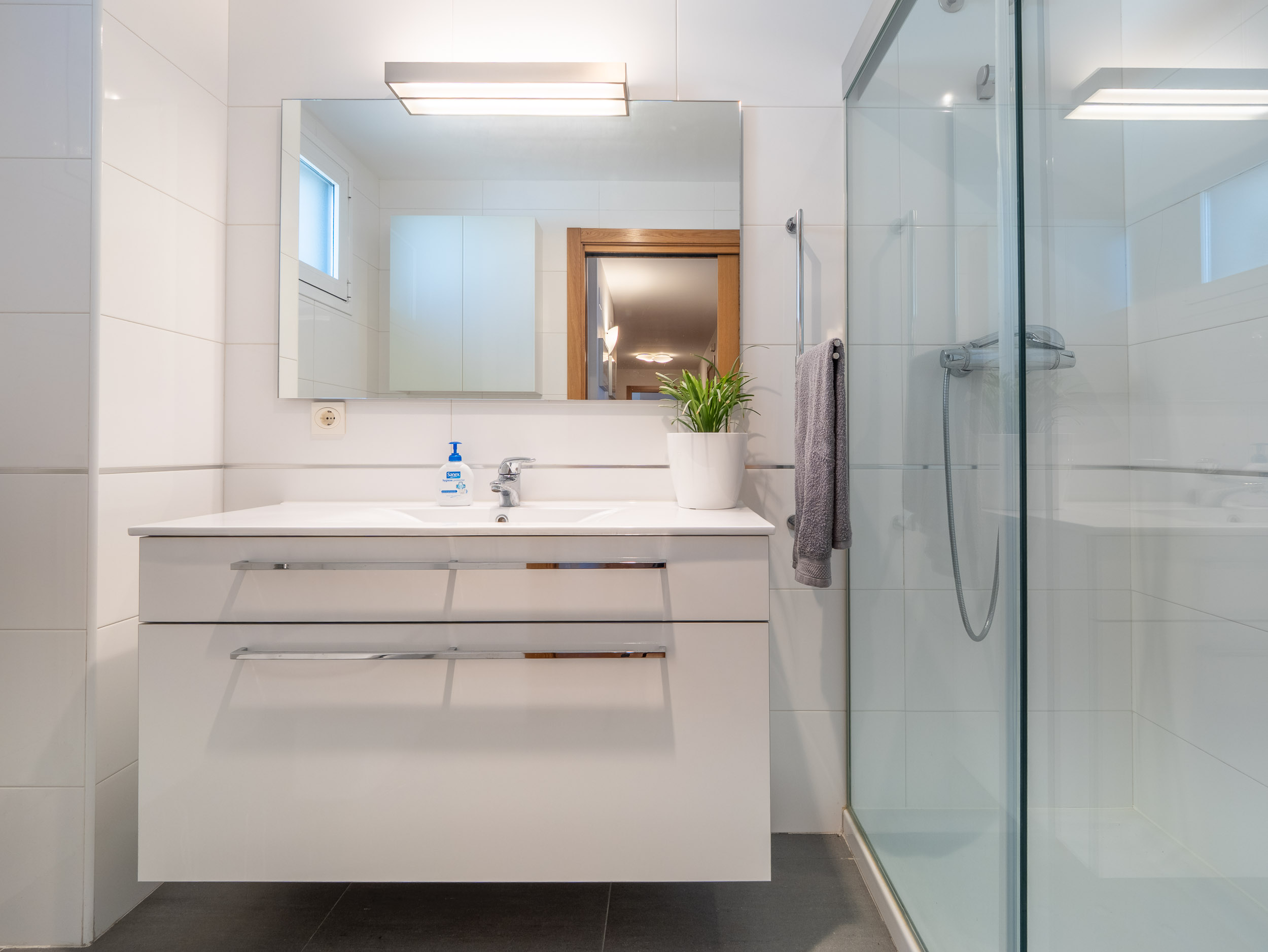 DUPLEX EN MANUEL VAZQUEZ MONTALBAN – AIETE